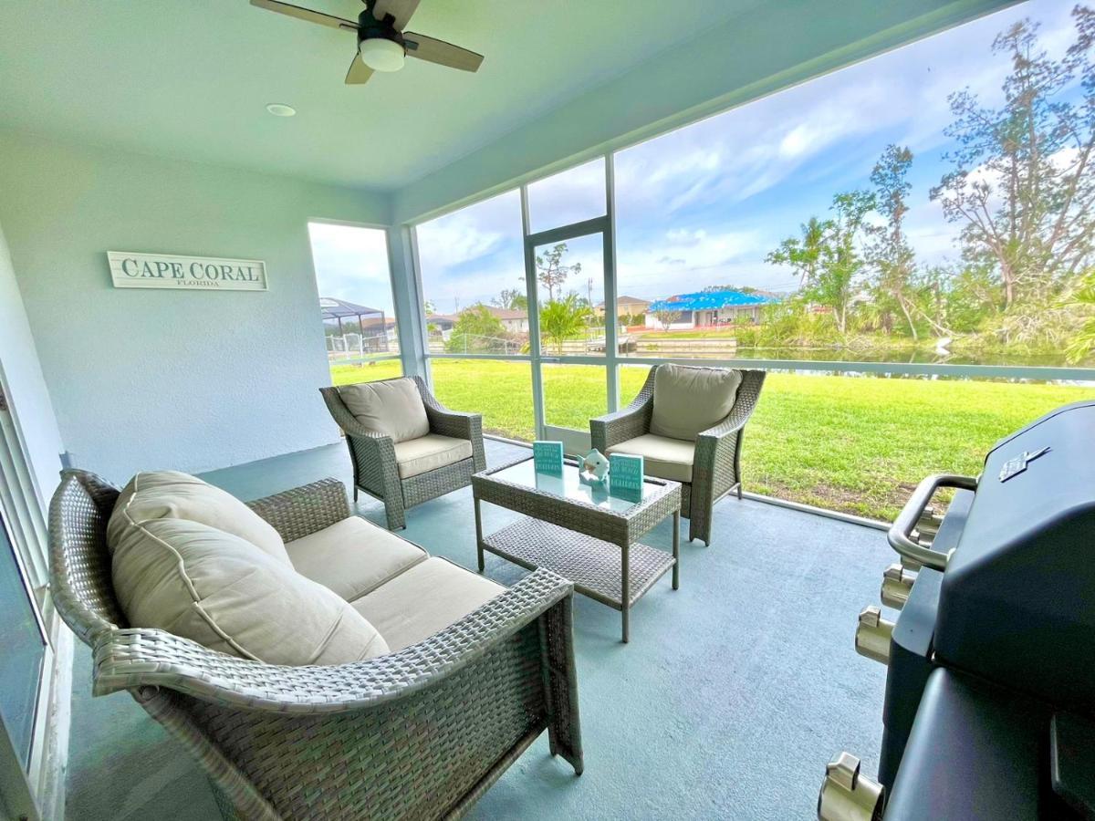 New House With Canal View In Cape Coral Zewnętrze zdjęcie