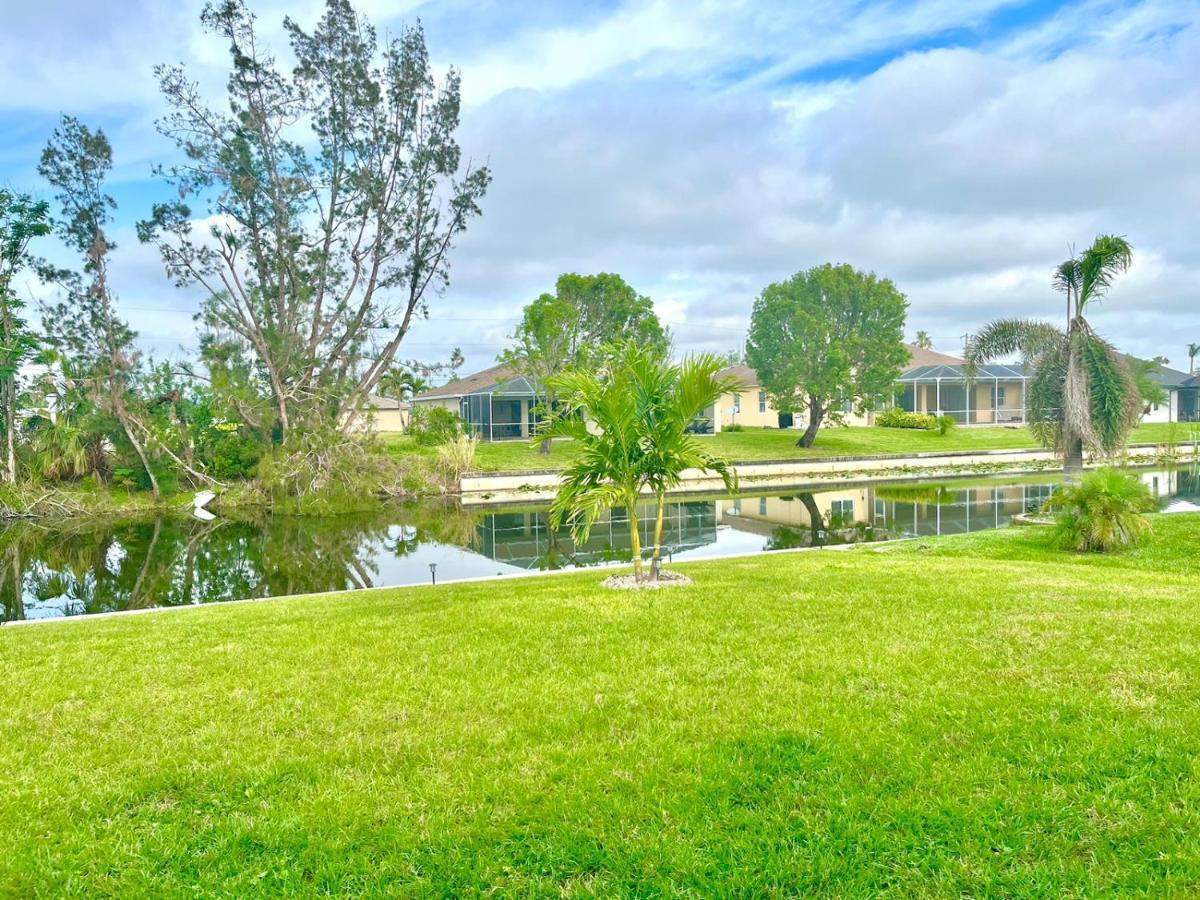 New House With Canal View In Cape Coral Zewnętrze zdjęcie